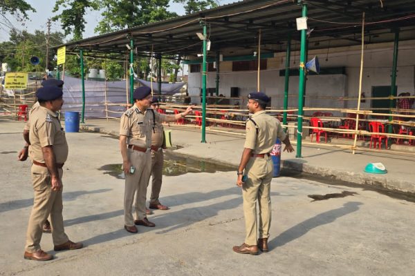 डीआईजी कुमायूं रेंज महोदय द्वारा स्ट्रांग रूम बगवाड़ा मंडी का किया निरीक्षण, मतगणना की तैयारियों का लिया जायजा।